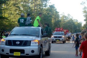 TWHS Highlanders Red and Green Parade